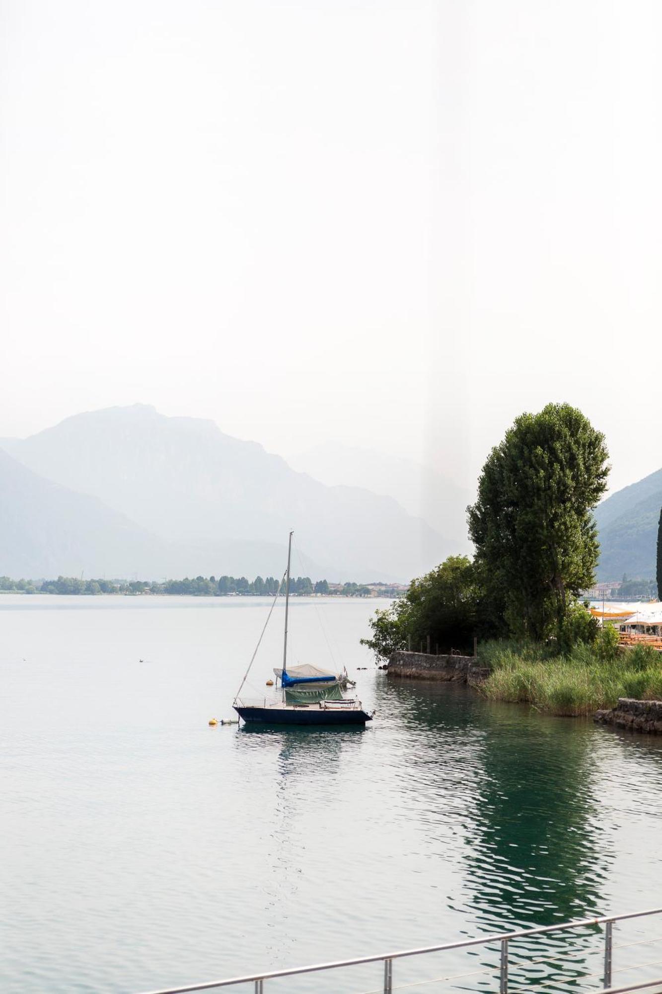 Lakefront Home Residenza Il Gallo In Riva Al Lago Pisogne Buitenkant foto